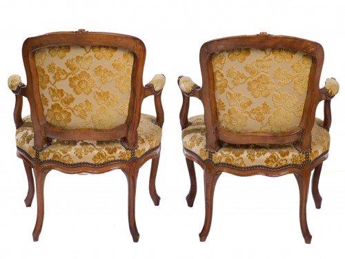 Sièges Fauteuil & Bergère - Paire de fauteuils estampillée Falconet époque Louis XV