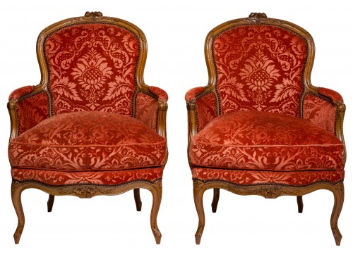 Paire de bergères en noyer Epoque Louis XV
