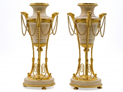 Paire de cassolettes formant bougeoirs Epoque Louis XVI - Luminaires Style Louis XVI