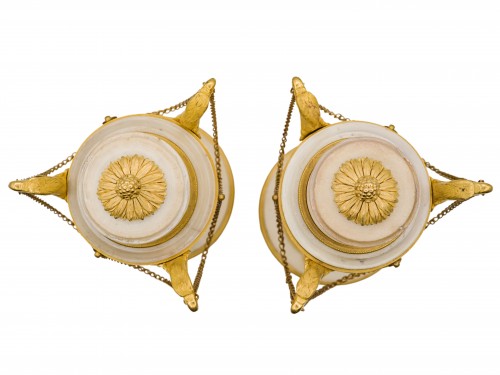 XVIIIe siècle - Paire de cassolettes formant bougeoirs Epoque Louis XVI