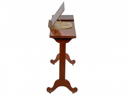  - Table liseuse en acajou, fin du XVIIIe siècle