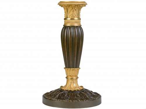 XIXe siècle - Paire de bougeoirs en bronze patiné et doré, époque Restauration