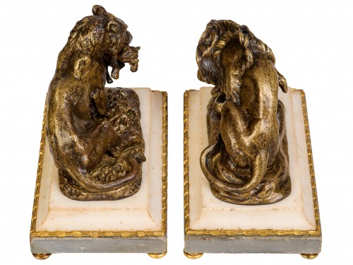 XIXe siècle - Paire de lions en bronze début XIXe siècle