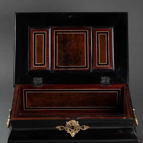 Objet de décoration  - Coffret en ébène d'époque Louis XIV