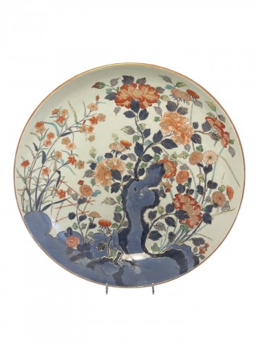 Plat en porcelaine du japon vers 1700-1720