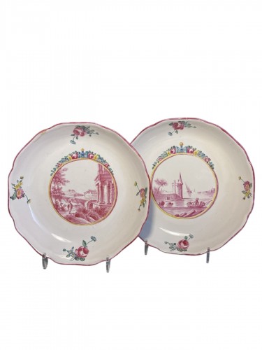 Pair of deep dishes  in Marseille faience,18th century