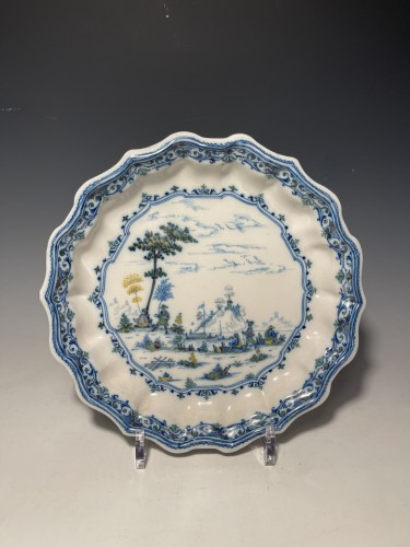 Compotier en faience de Moustiers, atelier de Clérissy 18e siècle - Porcelain & Faience Style 