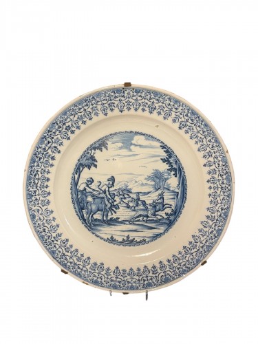 Moustiers faience dish with a so-called Tempesta decoration, 18th century.