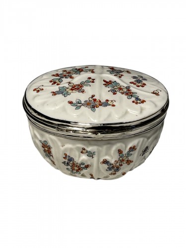 Tabatière en porcelaine de Chantilly, 18e siècle