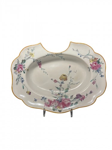 Marseille faience barber's bowl, 18th century.