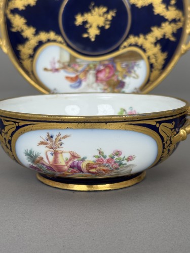 18th century - A Sèvres (hard-paste) ‘Beau Bleu’ Écuelle, Cover and Stand