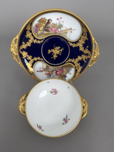 A Sèvres (hard-paste) ‘Beau Bleu’ Écuelle, Cover and Stand - Louis XVI