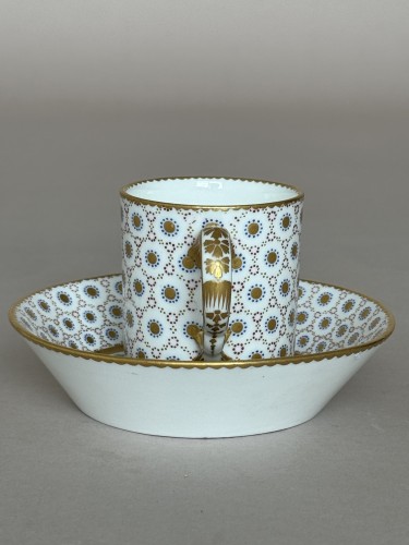 18th century - Sèvres soft-paste porcelain Litron cup and saucer with landscape