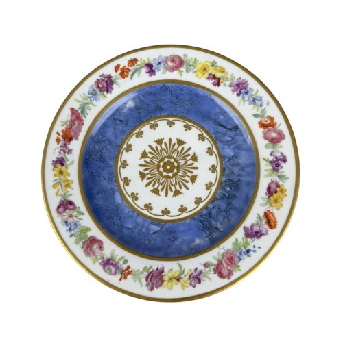 Sèvres, 1807 – Imperial gift “bleu moucheté” plate with laurel decoration
