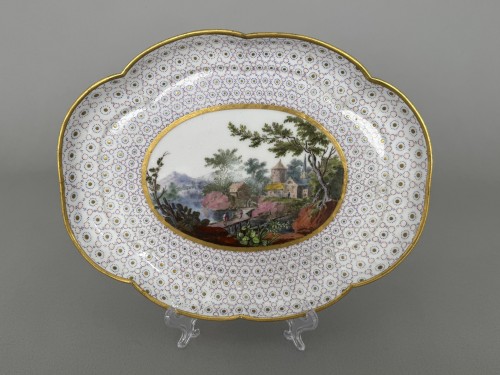 Plateau en porcelaine tendre de Sèvres du XVIIIe siècle - Céramiques, Porcelaines Style 