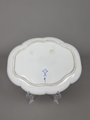 Plateau en porcelaine tendre de Sèvres du XVIIIe siècle - 