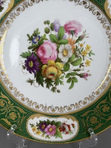 19th century - Sèvres Green-Ground Plate with Floral and Butterfly Decoration