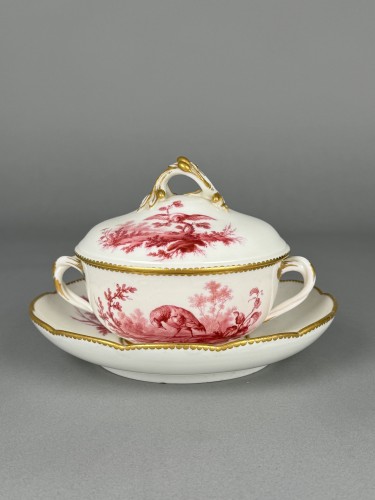 Sèvres soft-paste porcelain écuelle decorated by Jean-Louis Morin - Porcelain & Faience Style 