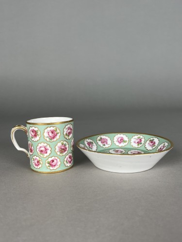 A Sèvres Hard-Paste Porcelain Cup and Saucer with Rose Garland Decoration - 