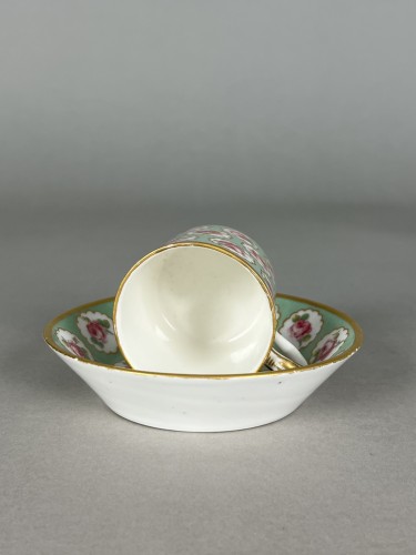 A Sèvres Hard-Paste Porcelain Cup and Saucer with Rose Garland Decoration - 