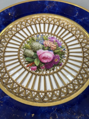 Porcelain & Faience  - Sèvres porcelain plate from the service of the Vicomte de Chateaubriand 