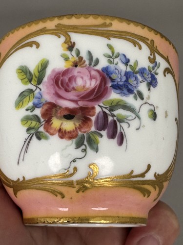 Porcelain & Faience  - Sèvres porcelain goblet, Pompadour pink background 1764