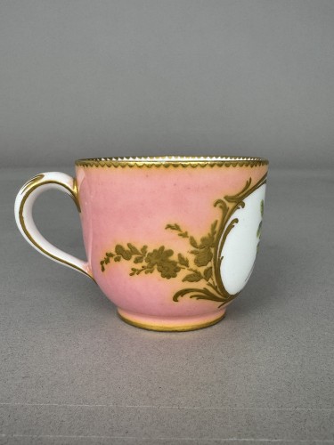 Sèvres porcelain goblet, Pompadour pink background 1764 - 