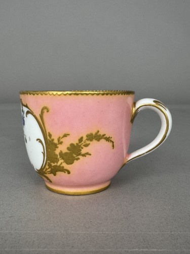 Sèvres porcelain goblet, Pompadour pink background 1764 - 