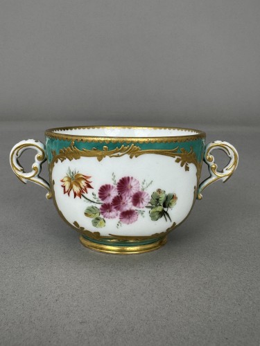 Porcelain & Faience  - Two-handled cup in soft-paste Sèvres porcelain, 1757