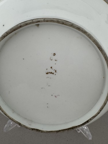 Hard-paste porcelain covered ecuelle and circular stand Sèvres, 1787 - 