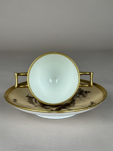 Antiquités - Two-handled cup and saucer in Sèvres hard-paste porcelain with fond Nankin 