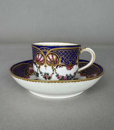 Sèvres soft-paste porcelain cup and saucer with &quot;coquille et guirlande&quot; dec - Porcelain & Faience Style 