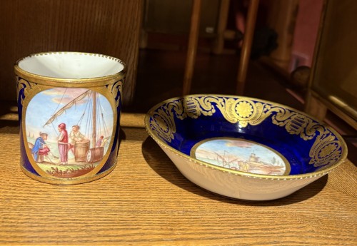 Sèvres soft-paste porcelain cup and saucer with harbor scene, Morin 1778 - Porcelain & Faience Style 