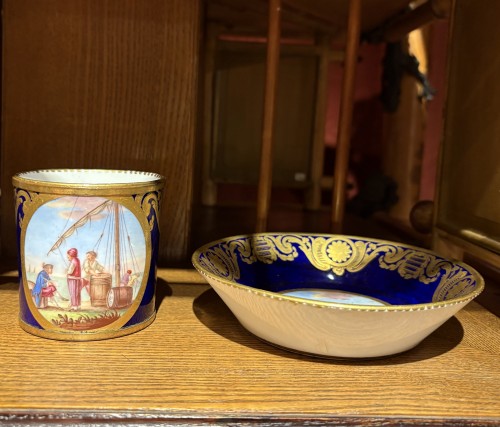 18th century - Sèvres soft-paste porcelain cup and saucer with harbor scene, Morin 1778