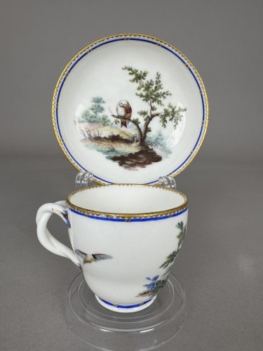 Sèvres soft-paste porcelain cup and saucer with owl and bird decoration - 