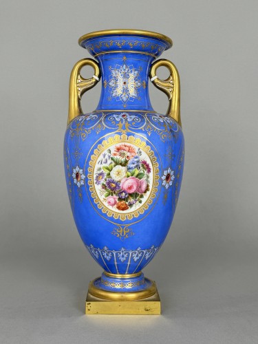 SEVRES Pair of “Lancel” vases with azure-blue ground and gilt floral  - 