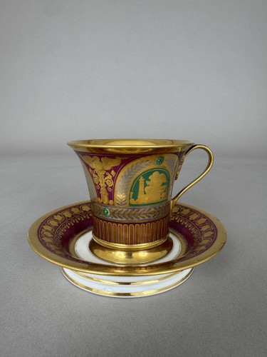 Restauration - Charles X - Sèvres &quot;Three Gilt Cameo Putti&quot; Cup and Saucer Set