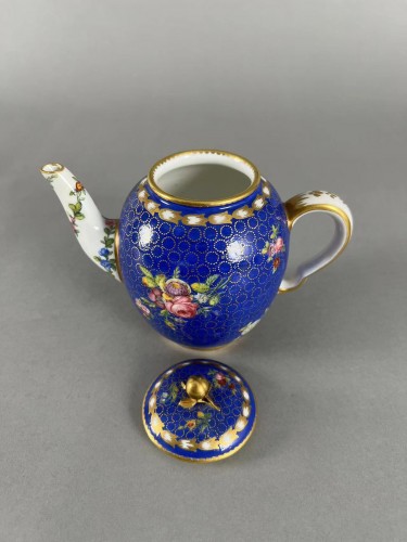 Antiquités - Sèvres Soft-Paste Porcelain Floral Teapot with Blue Ground and Gilded Dots