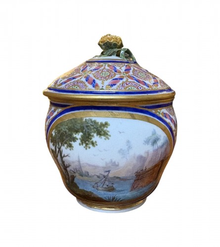 Sèvres porcelain covered sugar bowl, “Pot à sucre Hébert”