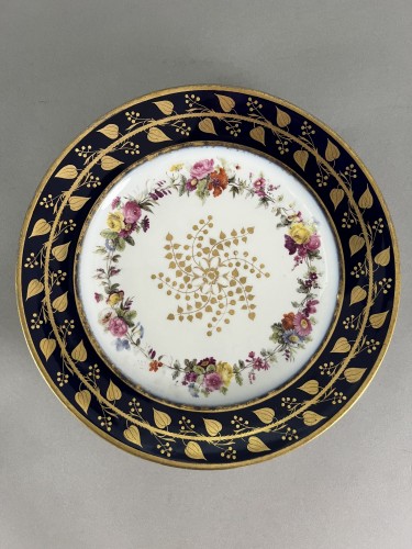 Sèvres – Rare plate from the Emperor’s Tuileries service  - Porcelain & Faience Style Empire