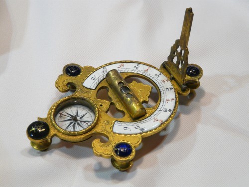  - Gilt bronze, enamel and glass sundial compass - China 18th century Ateliers du Palais