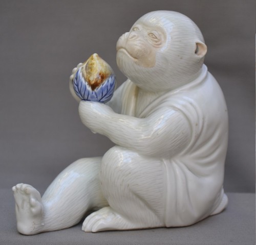 Hirado porcelain monkey, Japan 19th century - Asian Works of Art Style 