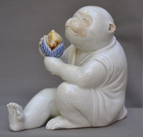 Singe en porcelaine d'Hirado, Japon 19e siècle - Arts d