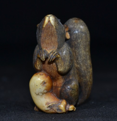 netsuké carved from a wild boar&#039;s tooth - 