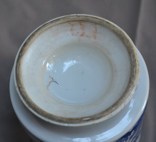 Asian Works of Art  - Chinese porcelain pot. Decor in cobalt blue.Kangxi reign around 1700