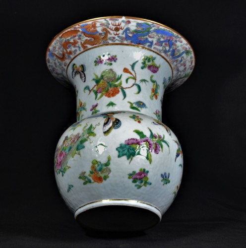 Pair of Chinese porcelain vases. Mid-19th century - 