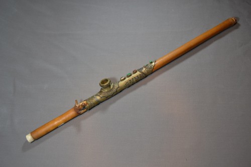 Pipe à opium en bambou, métal et jadéites, Chine dynastie Qing 19e siècle - Arts d