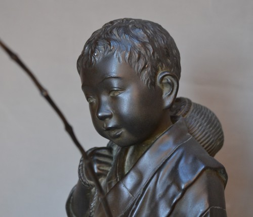 19th century - Japanese young fisherman in cast bronze.Meiji period