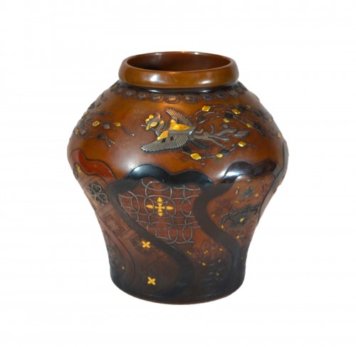 Vase en alliage de cuivre (sentoku) incrusté de métaux précieux.Japon 19° siècle