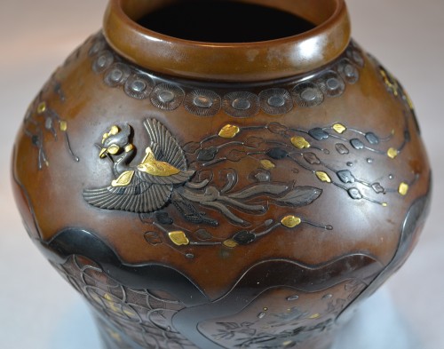 Asian Works of Art  - Japanese copper vase inlaid with precious metals. Meiji périod late 19th